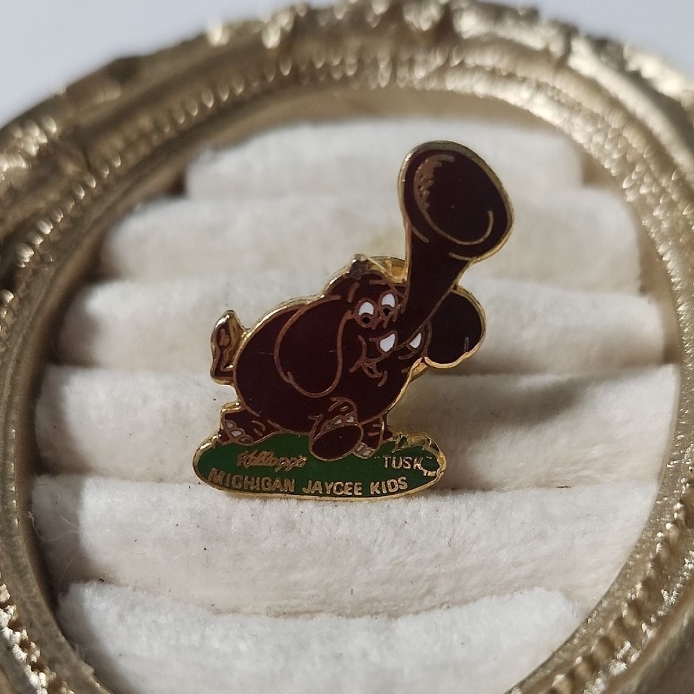 Kelloggs Michigan Jaycee Kids Tusk Pin Brooch